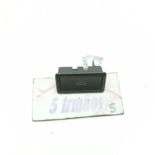 Botão Abertura Tampa Traseira Vw Passat 2.0 Turbo 2018 2019