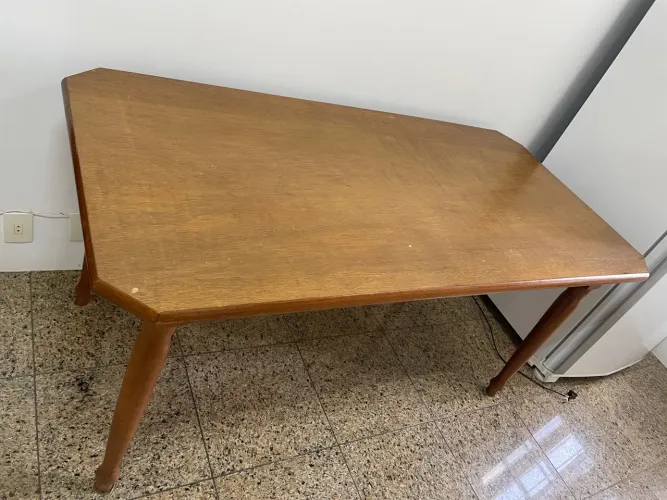 Mesa de Jantar em Madeira Maciça