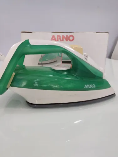 Ferro de passar roupas ARNO