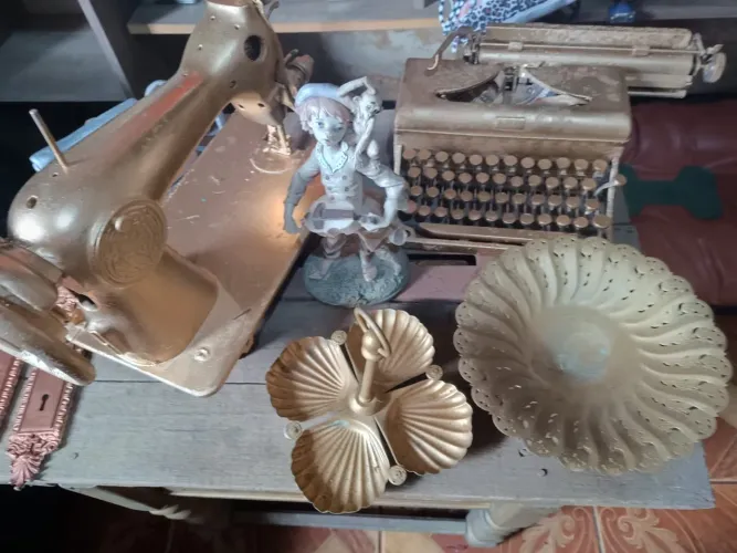Conjunto de decoração vintage dourado