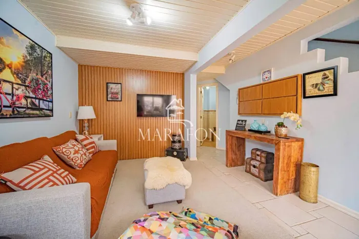 CASA GEMINADA EM BAIRRO NOBRE