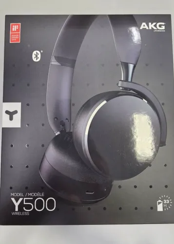 Fone de ouvido AKG Y500 usado