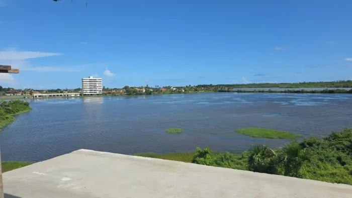 Terreno 7.000m2 na beira vista do lago  5 milhões 