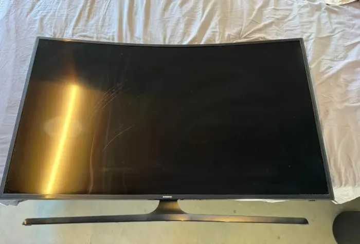 TV Samsung 49" Tela curva PARA RETIRADA DE PEÇAS