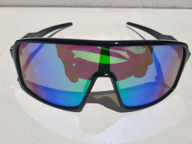 Oculos Oakley Sutro 009406 prism r<br>modeloSutro 009406 <br>Lente prism road <br>Largura16cm x6 cm