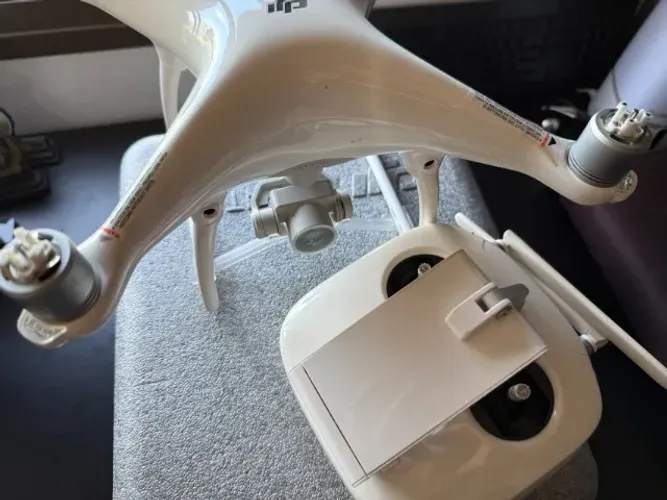 Dji Phantom 4 - WM330A - 2 baterias