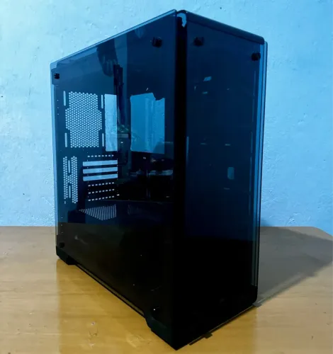 Gabinete Corsair Crystal 570x (SEM FAN!)