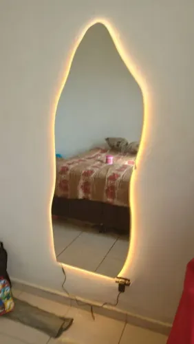 Espelho Decorativo com Iluminação LED
