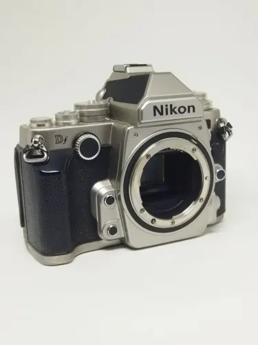 Câmera Nikon Df - Prata