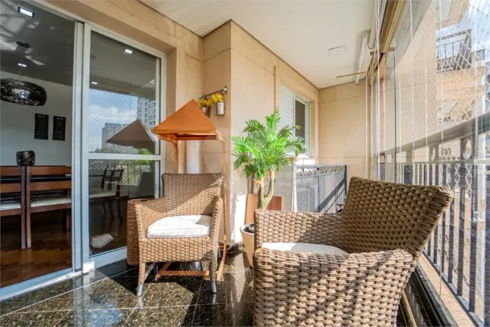 Apartamento à venda com 3 quartos, sendo 1 suíte, no condomínio Top Square, São Paulo - SP