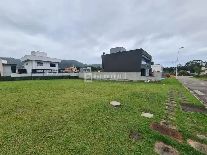 Lote / Terreno em São João do Rio Vermelho - Florianópolis, SC