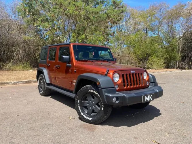 Jeep Wrangler Unlimited Sport 3.6 V6 284cv 4P 2014