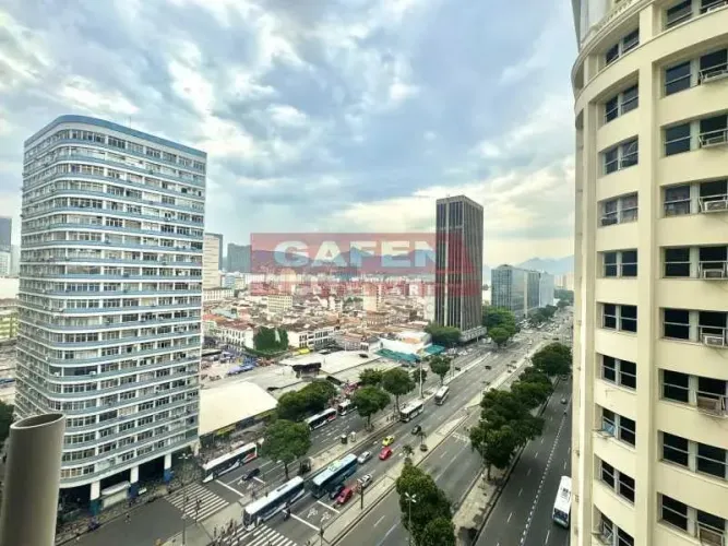 Excelente apartamento para alugar no CENTRO - Em frente ao metrô Uruguaiana - Avenida Pres