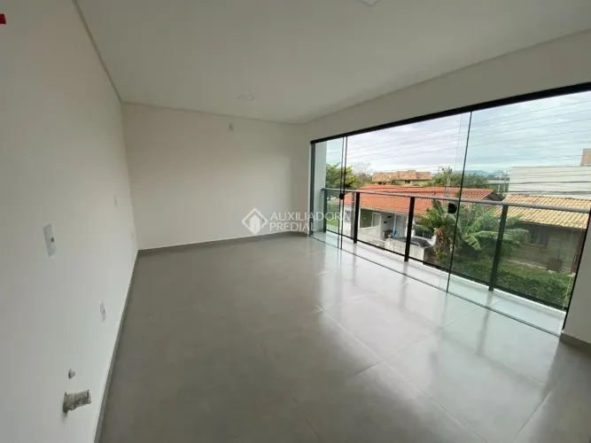 STUDIO NOVO à 600 mts DA PRAIA DO PICO DA CRUZ no RIO TAVARES