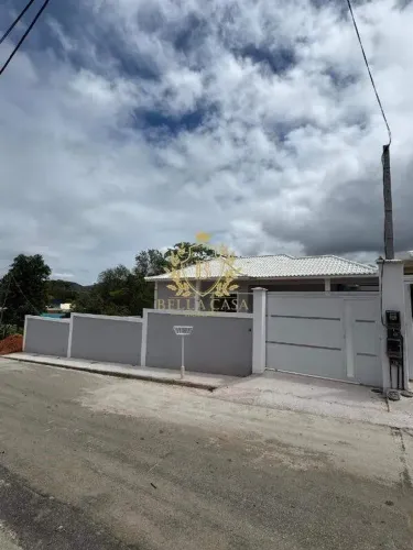 Casa com 3 quartos À vennda por R$500.000,00 - Bacaxá- Saquarema/RJ