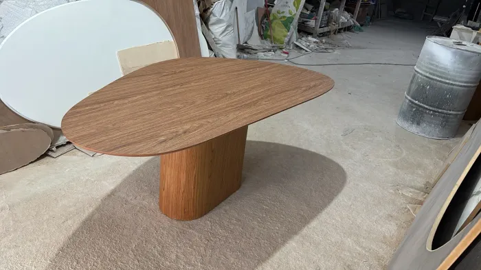 Mesa orgânica 1,80X1,05 madeira freijó