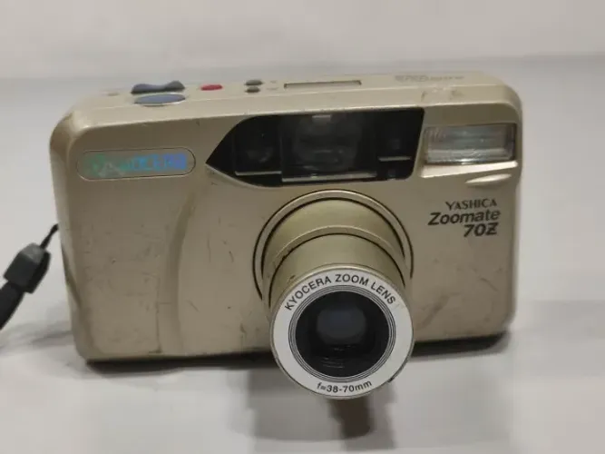 Camera Yashica Zoomate 70z 35mm Fotográfica Funciona 9lr Dourado (Usado)