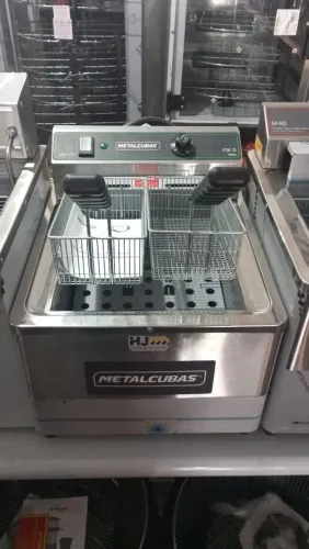 NZ. Fritadeira óleo 15 litros bancada 8000w Metalcubas