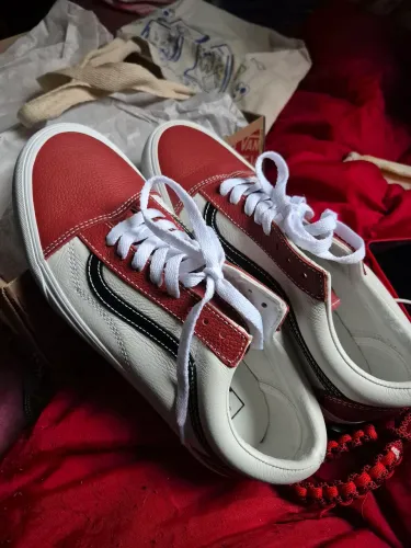 Vans Old Skool (EM COURO) vermelho com off-white