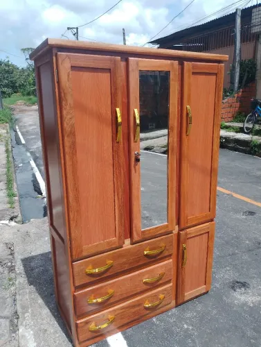 Guarda roupa novo de 3 portas com espelho inteiro 
