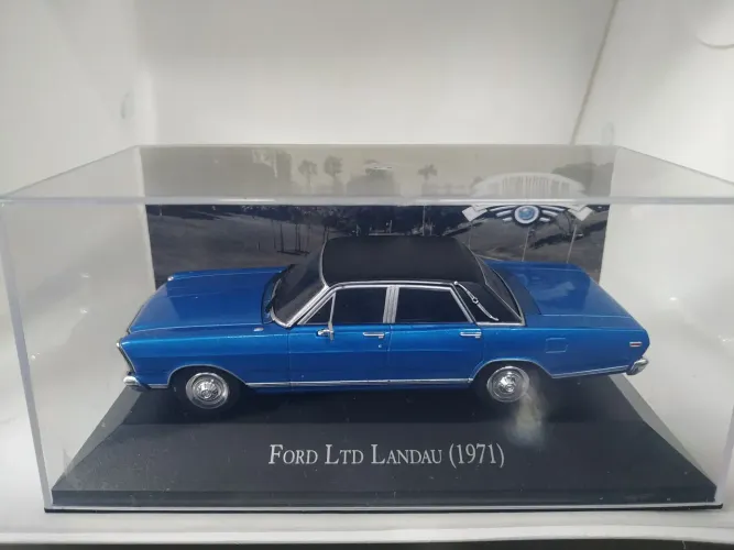 Miniatura Ford Landau 1971 - 1/43