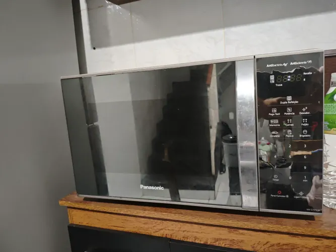 Microondas Panasonic 27 prata