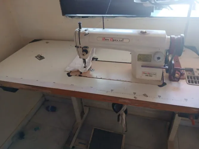 Vendo máquina de costura Reta industrial 