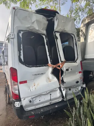 Em peças - Sucata Ford Transit 2024