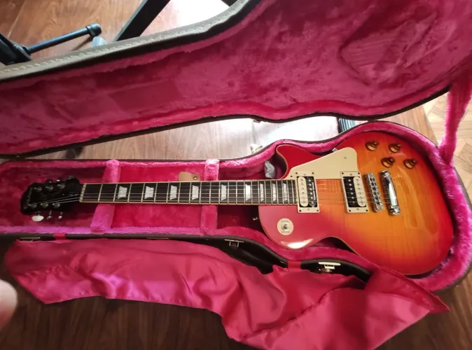 Guitarra Epiphone Les Paul Standard 2011 Captadores Seymour Duncan, ponte Gotoh case Gator