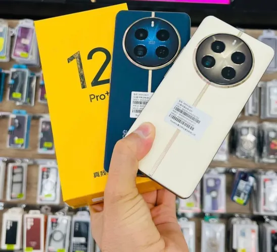 Realme 12 Pro + 512/12 Oferta especial - Parcelamos no Cartão - Dourado ou Preto 