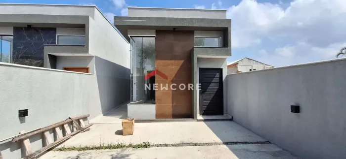 Casa em Rua dos Professores - Jardim Atlântico Leste (Itaipuaçu) - Maricá/RJ