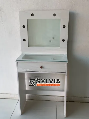 Penteadeira com espelho 