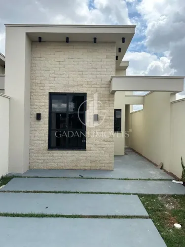 CASA DE 2 QUARTOS SENDO 1 SUÍTE A VENDA POR R$ 360.000,00 NO JD BOUNGAVILLE EM SINOP/MT -