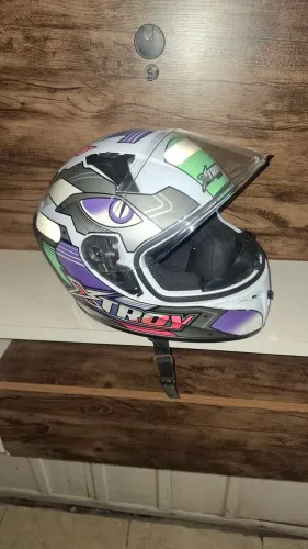 Capacete de moto, única dona