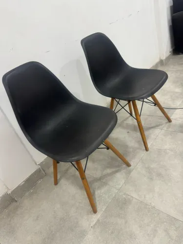 Cadeira para STUDIO as 2 por 300&