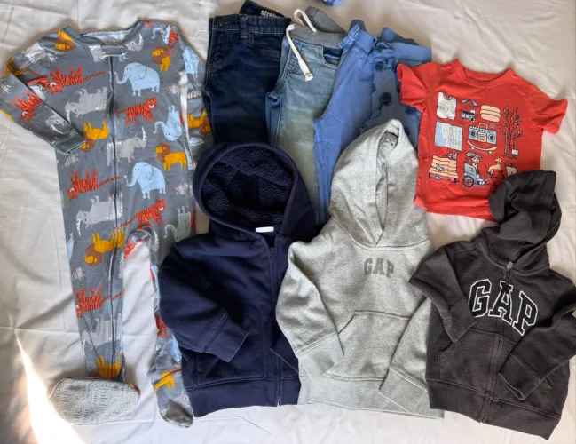 Lote de roupas menino 2 anos GAP e Carters