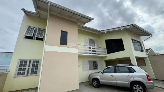 Casa residencial/comercial à venda no Bairro Oficinas, em Tubarão/SC