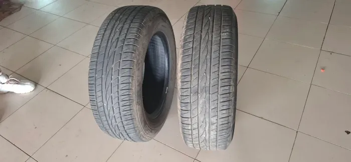 Vendo pneu R16 Duster