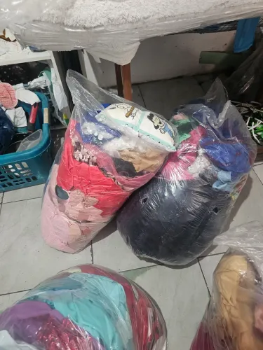 Retalhos de panos variadas