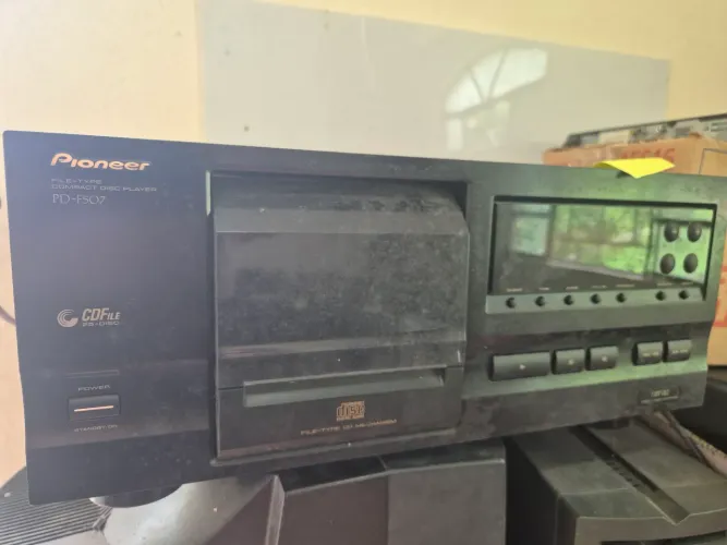 Reprodutor de CD da Pioneer 25 discos