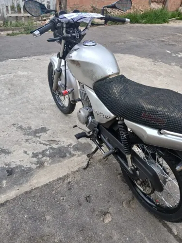 Moto titan 2005