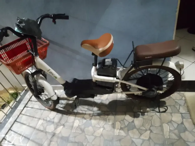 Bicicleta Lev aro 26. Super confortável, bateria de lítio.