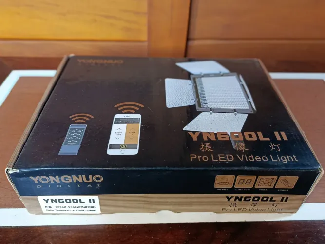 Refletor / Painel De Luz Led Yongnuo Yn600l Ii