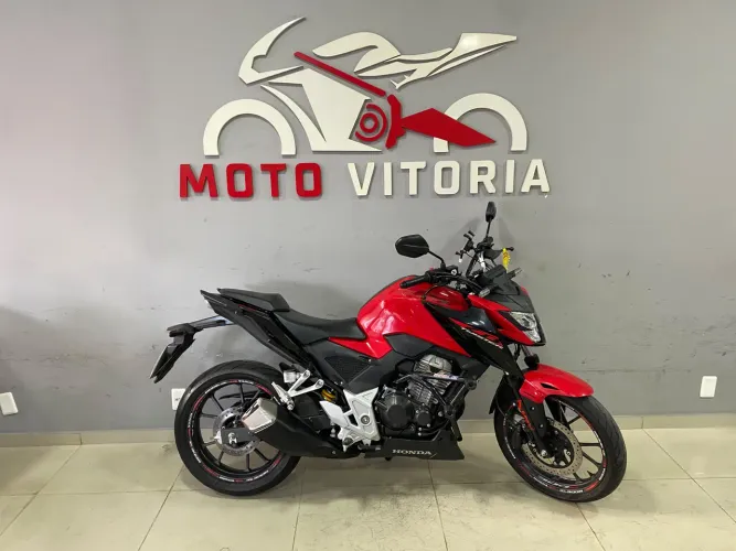 Nova CB 300F Twister aceito moto na troca e financio