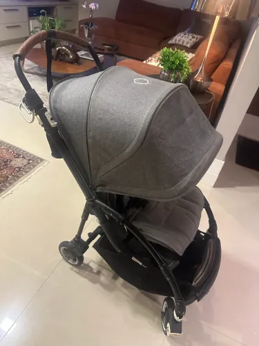 Carrinho Bugaboo Bee (usado) em ótimo estafo.