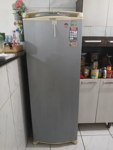 Vende-se geladeira usada em bom estado 