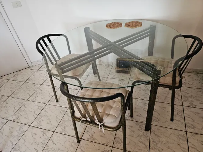 Mesa de jantar de vidro
