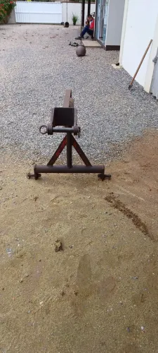 Guincho para trator com capacidade para 2mil kg em ótimo estado