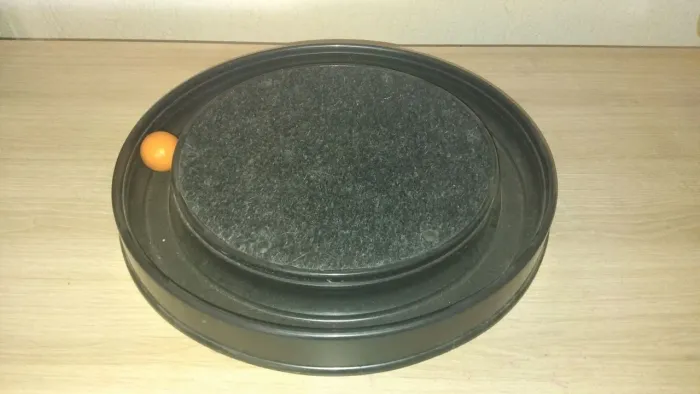 VENDE-SE ARRANHADOR E BRINQUEDO PARA GATOS