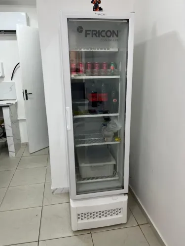 Refrigerador Fricon 284LTs porta vidro vertical